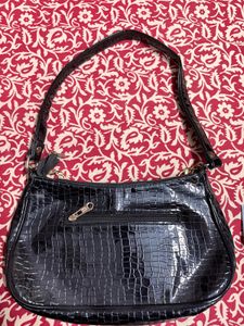 Chic Black Croc Embossed Bag - 🇹🇭 Thail