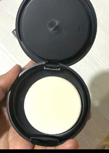 MAC Studio Fix Powder Plus Foundation NC20