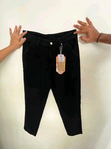 Black High-Waisted Tapered Baggy Jeans