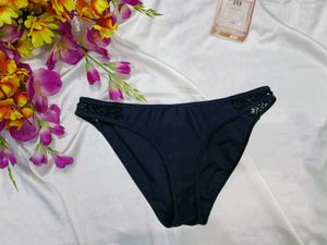 🇳🇿💫🎀Stylish Black Bikini Bottom with Lace Trim