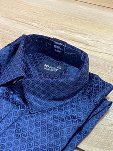 premium NO FUSS Smart Fit Men's Navy Geometric Shi
