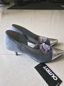 Stylish Blue &amp; Silver Pointed Toe Heels