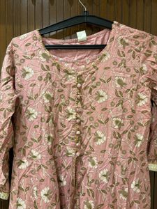 Beautiful Pink Floral Print Kurta