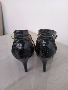 Black Patent Court Heels