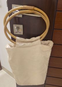 Crocheted Bucket Bag with Wooden Handles