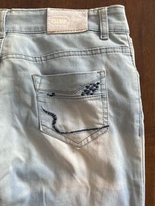 Newport Embroidered Light Blue Jeans 👖