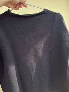 Black V-Neck Long Sleeve Top