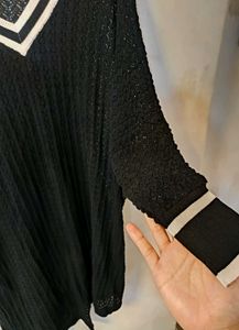 long Chic Black V-Neck Knit Tunic