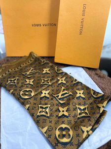 Louis Vuitton scarf