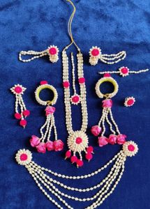 Floral Jewellery Set