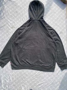 Levi's Hoodie - Cozy &amp; Stylish