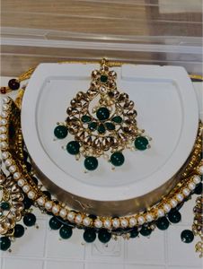 Stunning Emerald &amp; Pearl Jewellery Set