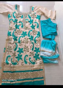 Elegant Embroidered Kurti set