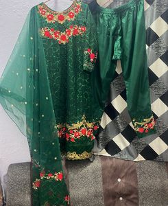 Emerald Green Embroidered Kurta Set