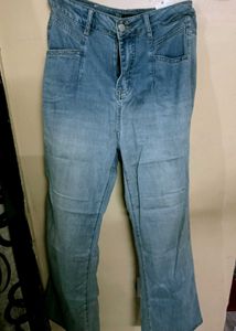 boot cut pants , fade blue