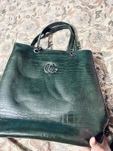 Stylish Green Croc Textured Handbag