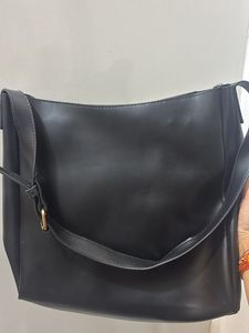 Chic Black Shoulder Bag