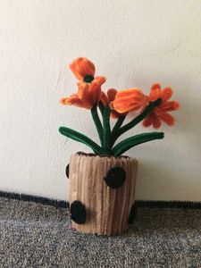 DIY Pipe Cleaner Flower Pot Decor