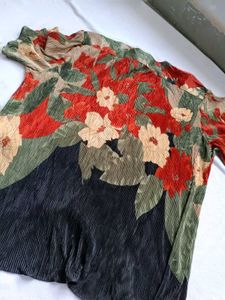 Vintage floral pleated tunic top