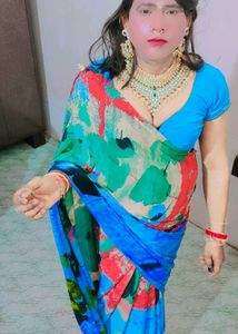 Vibrant Abstract Print Saree with blause atach