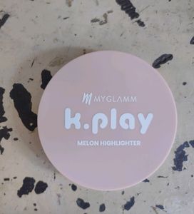 Myglamm K.PLAY Highlighter in the shade "Melon"