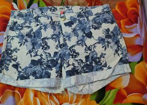 Cute Floral &amp; Denim Shorts combo