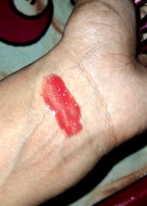 Lakme Red Liquid shimmer Lipgloss