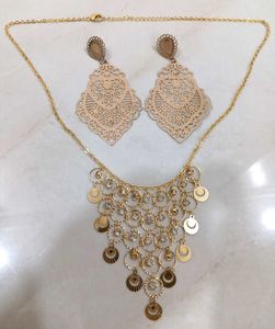 Elegant Gold-Tone Necklace &amp; Earring Set