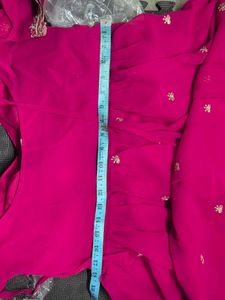 Elegant Pink Embroidered Kurta Set M size
