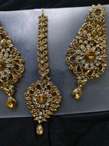 Elegant Gold-Tone Jewelry Set