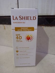LA SHIELD Sunscreen Gel SPF 40