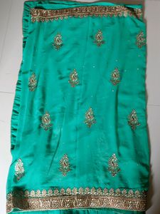 ✨Green Saree + Free Gift 🎁✨
