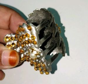 Hair Pain stone golden pin fancy