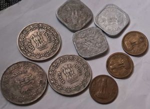 Assorted Vintage Republic Indian coins