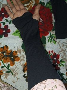 Black ,hand gloves (protect tanning)