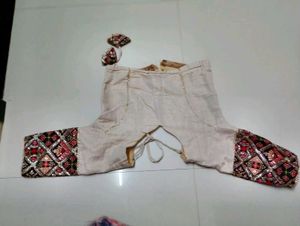 Elegant White Lehenga with Embellished Border