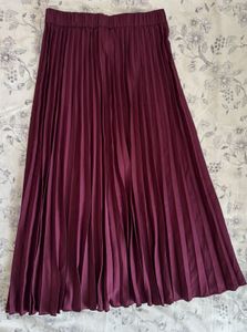 Elegant Pleated Midi Skirt