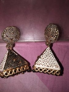 🎁New Black N White Triangle Jhumki