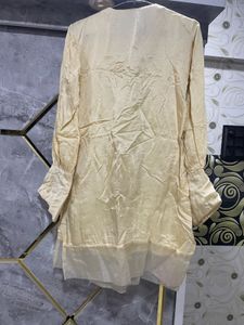 Elegant Yellow Kurta with Lace Detail