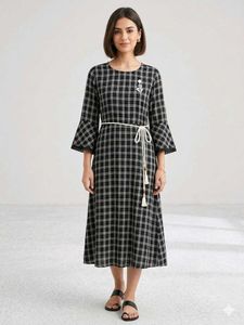 Elegant Checked Kurta with Flair Sleeves