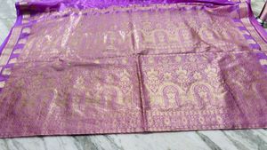 lavender colour saree with elegant contrast matchi