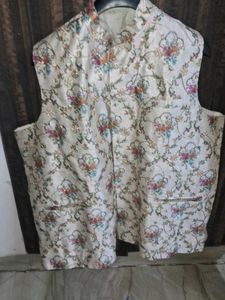 Floral Embroidered Waistcoat