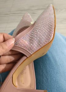 Sparkling pointed Pink Heels