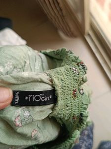 Girl's top