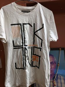 2 Used Tshirt Seize M