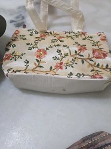 Floral Embroidered Handbag