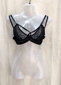 22V. Lace Strappy Bralette