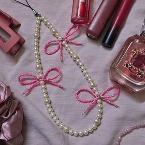 Chic Pearl & Pink Bow Charm Strap💗