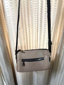 Stylish Crossbody Bag with Adjustable Strap