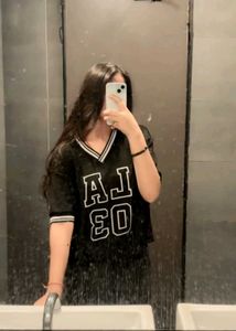 black t shirt
